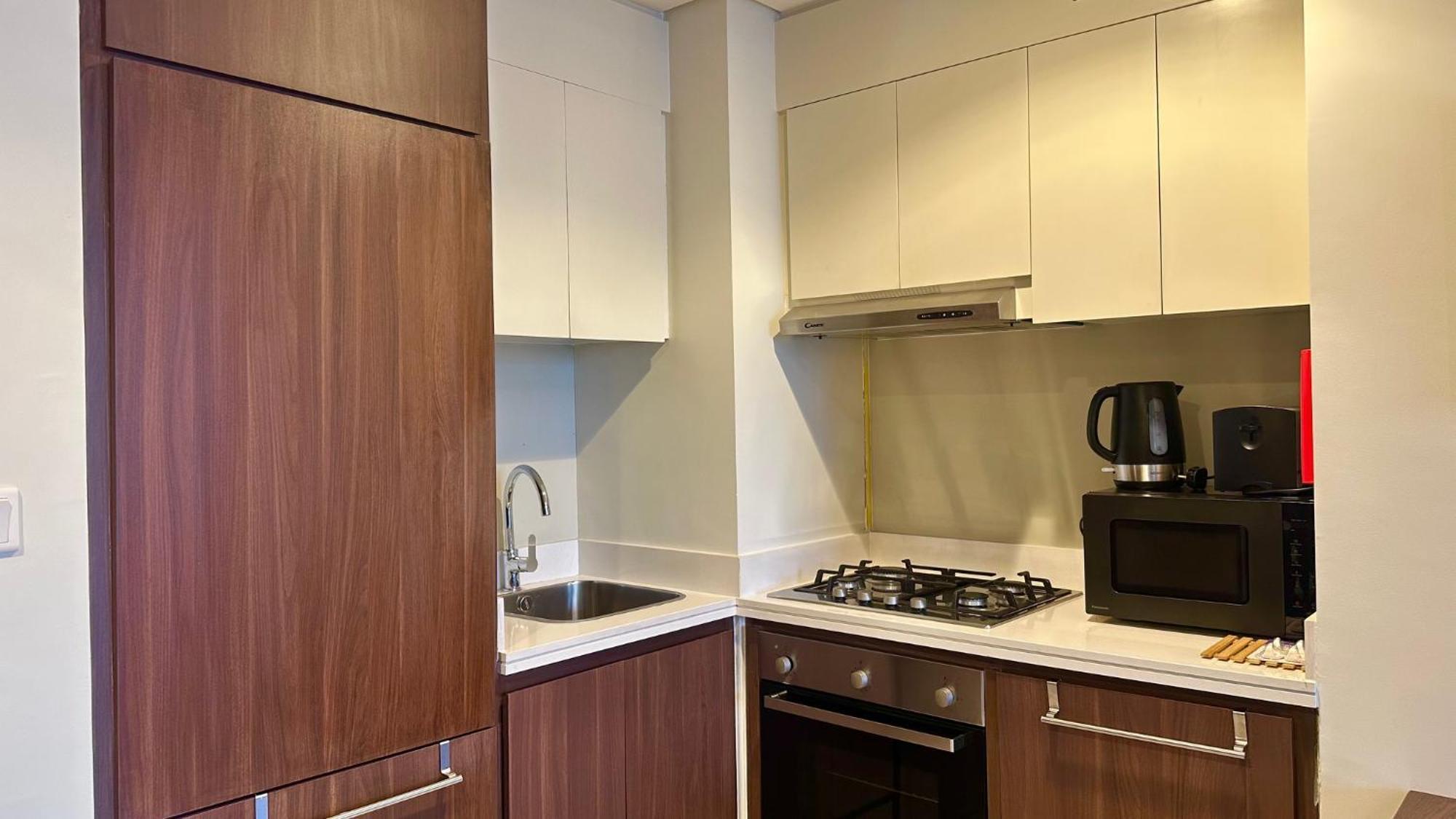 Sleek & Spacious 2br In Damac Vera, Business Bay By Bhavan Apartment