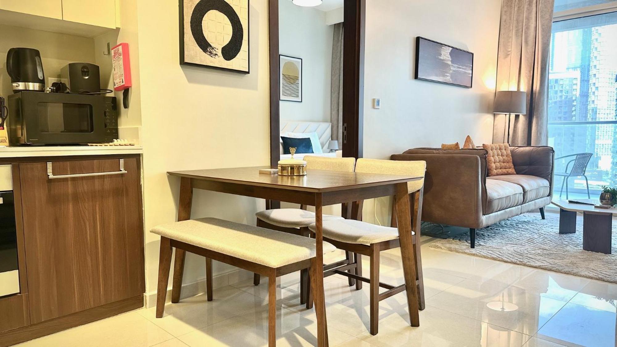 Sleek & Spacious 2br In Damac Vera, Business Bay By Bhavan Apartment *